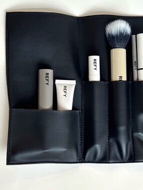 NIB REFY LEATHER MAKEUP BRUSH ROLL